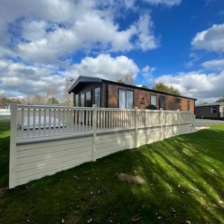 Stone Beck Lodge With Hot Tub York Esterno foto