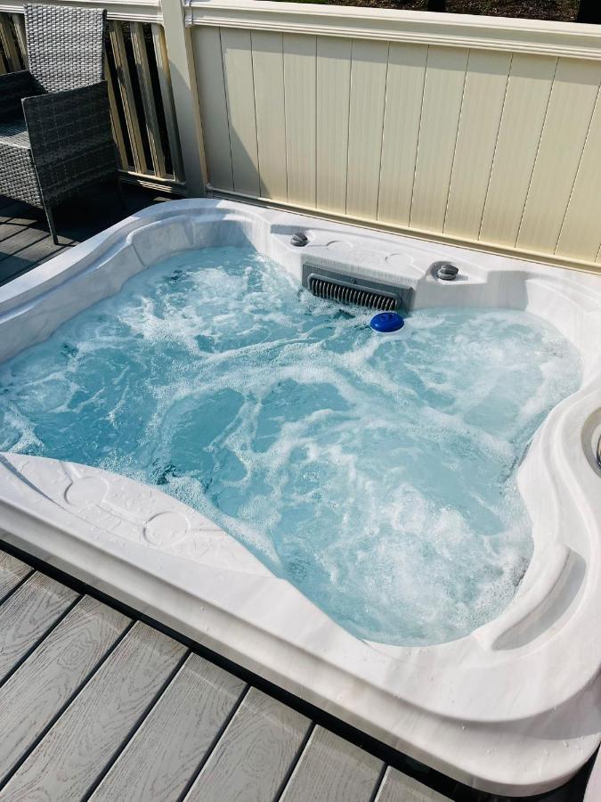 Stone Beck Lodge With Hot Tub York Esterno foto